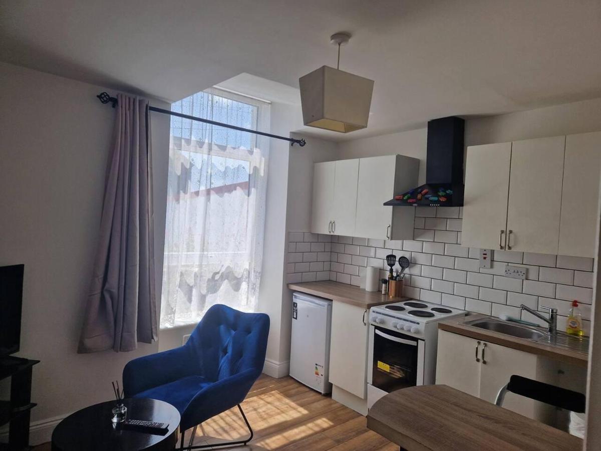 Beautiful 1-Bed Apartment In Cork Esterno foto