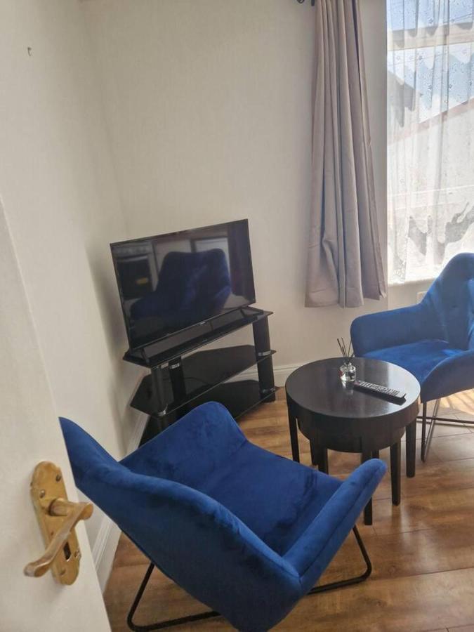 Beautiful 1-Bed Apartment In Cork Esterno foto