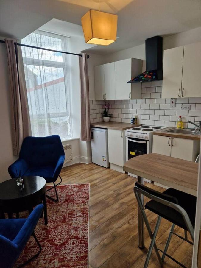 Beautiful 1-Bed Apartment In Cork Esterno foto